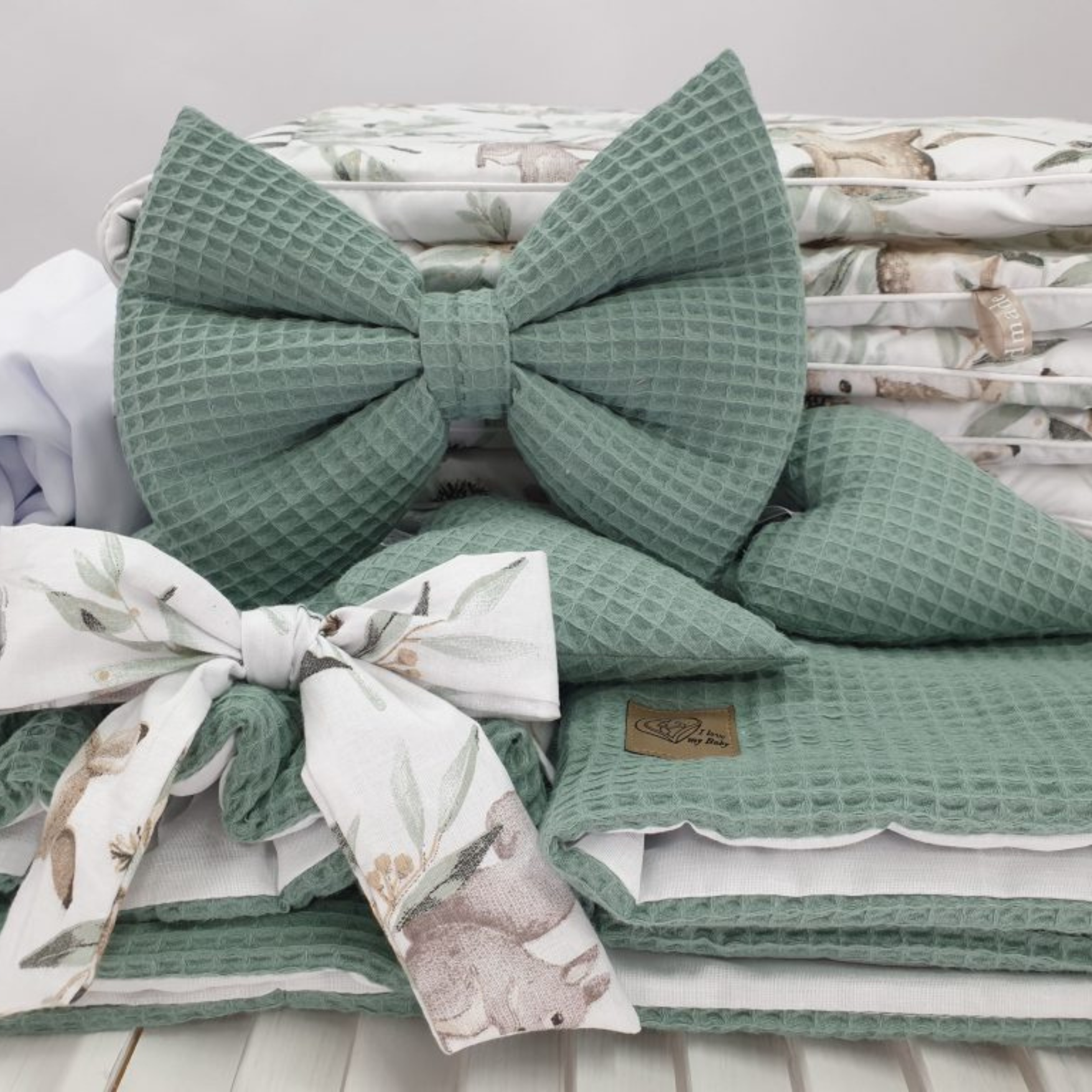 Baby Stubenwagen Set Grün 5-teilig mit Himmel – Waffelstruktur & Reh Design | Babymajawelt